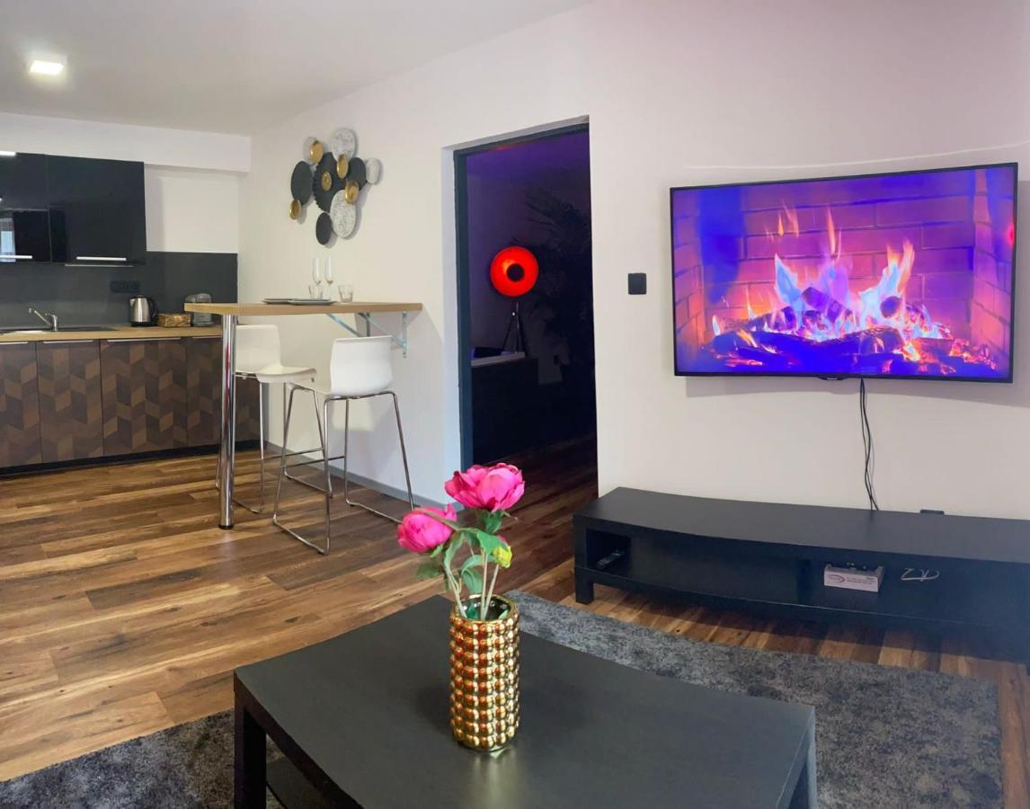 Fiftyshades Apartman S Virivkou 伊赫拉瓦 外观 照片